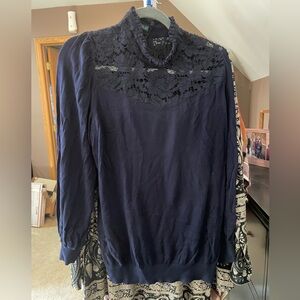 EUC BLUE LACE TOP LA BLOUSE